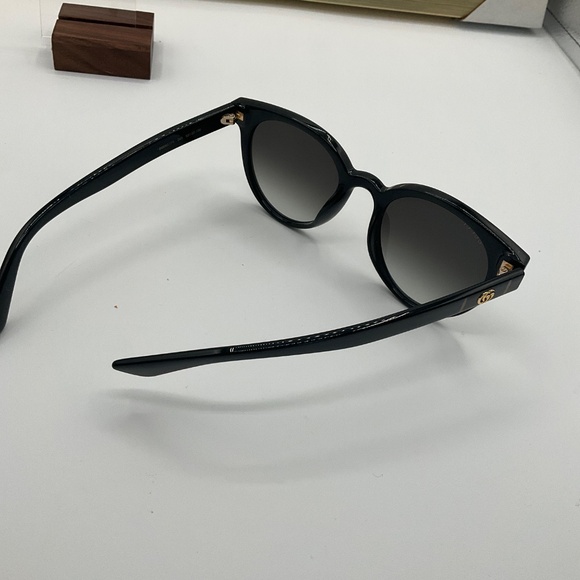 Sunglasses Gucci 0638SK 001 - Picture 4 of 8